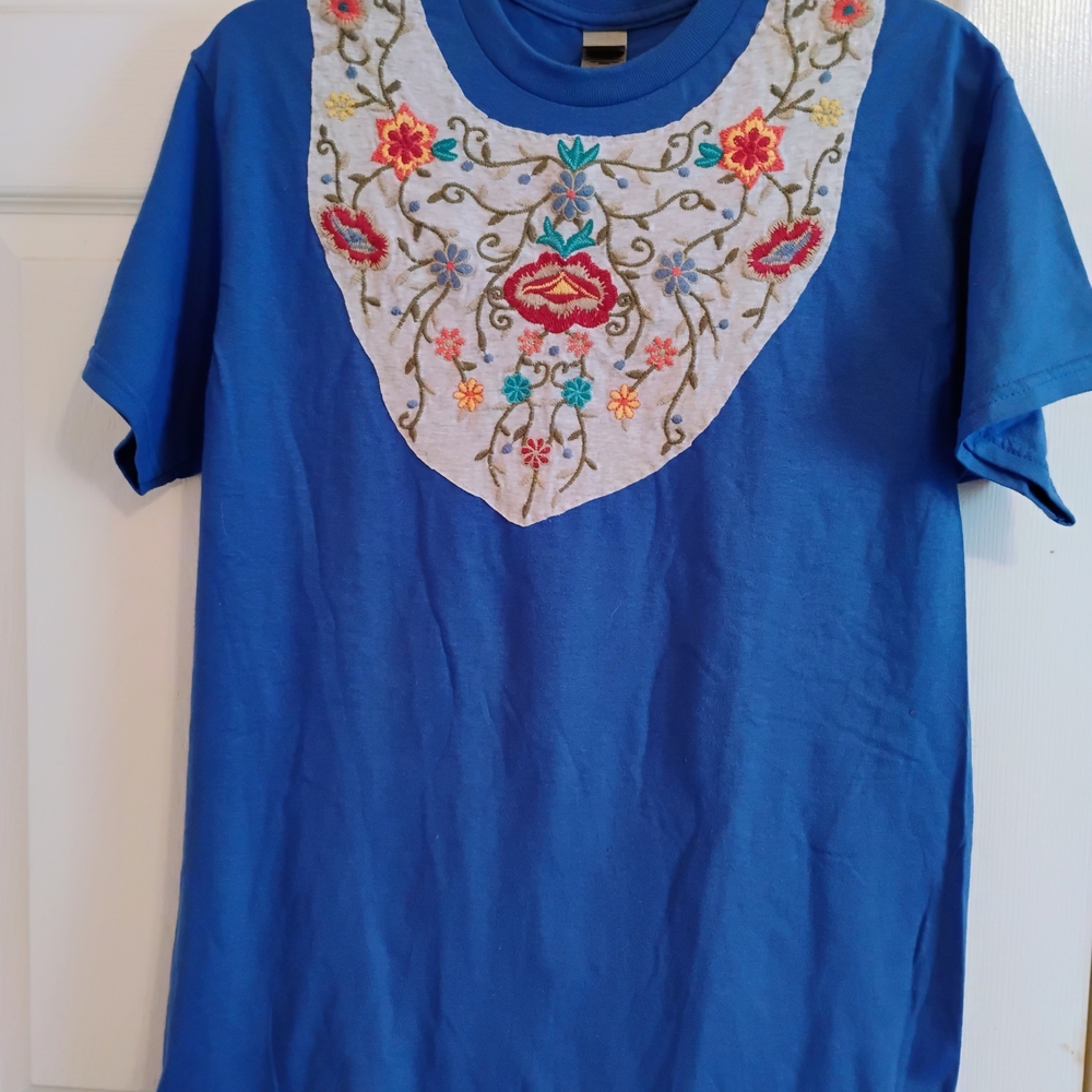 Gildan Blue Short Sleeve Tee with Embroidered Floral Design